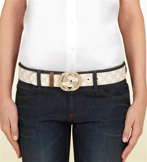 belt with interlocking g buckle.